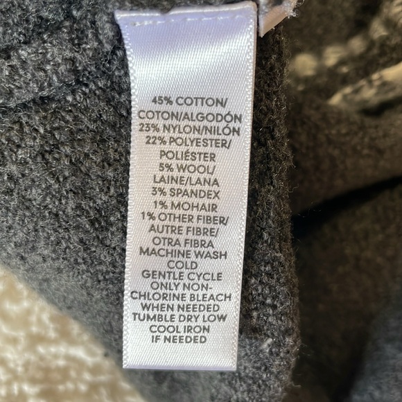 Loft Snowflake Pullover Top Small - Picture 7 of 7